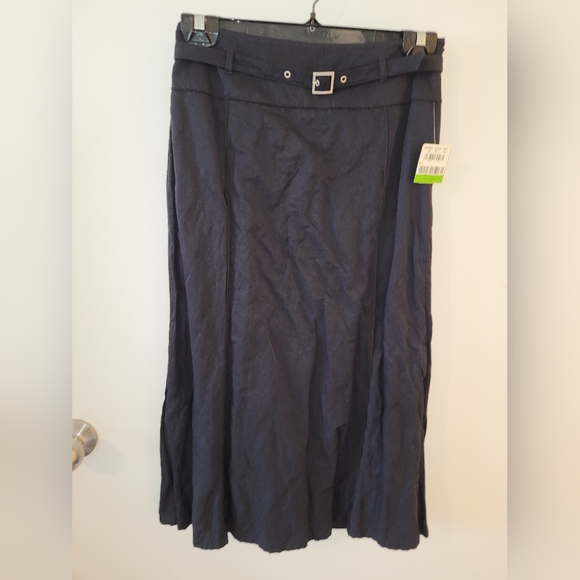 Beautiful Gerry Weber dark navy suit. Brand new tags attached. - Picture 2 of 8